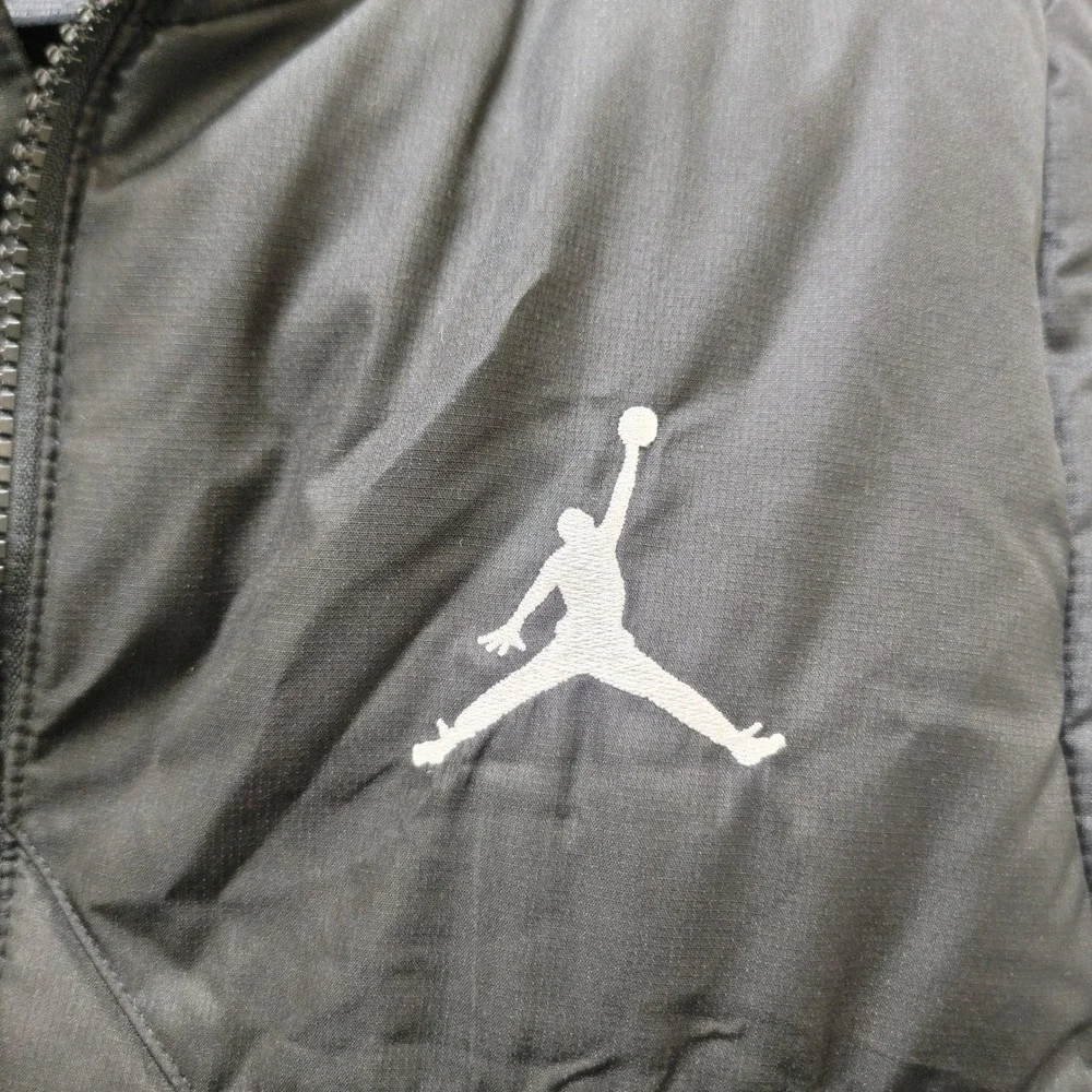 Jordan Kids Black Puffer Vest Jumpman Logo Quilted Full Zip Size L 12-13